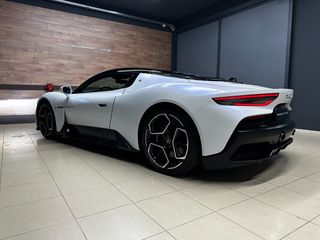 Maserati MC20 2021-thumb-7