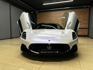 Maserati MC20 2021-thumb-9