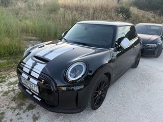Mini Cooper SE 2023 black line Full extra panorama head up Harman kardon