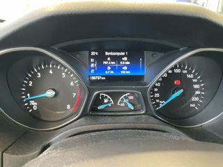 Ford Focus 2017-thumb-6