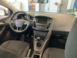 Ford Focus 2017-thumb-7