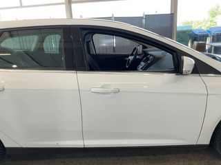 Ford Focus 2017-thumb-14
