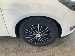 Ford Focus 2017-thumb-17