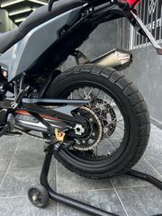 KTM 890 Adventure 2021-thumb-15