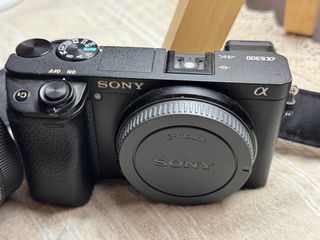 Sony a6300 και kit φακός