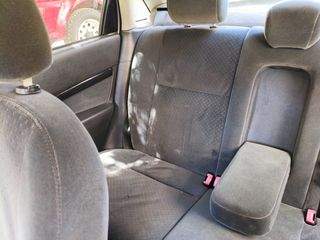 Ford Focus 2002 GHIA-thumb-2