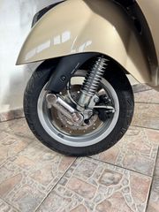 Vespa GTS 300 2017-thumb-1