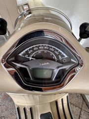 Vespa GTS 300 2017-thumb-12