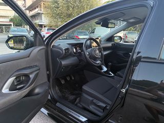 Toyota Yaris 2022-thumb-9