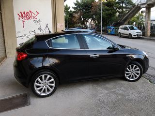 Alfa Romeo Giulietta 2011 Giulietta 1.6 JTDM