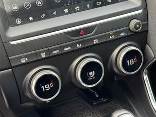 Jaguar E-Pace 2020 R-DYNAMIC-thumb-27