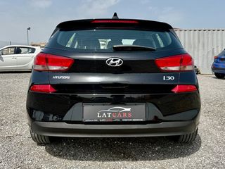 Hyundai i 30 2018 1.4cc, CAMERA NAVI FULL BOOK SERVICE!-thumb-4
