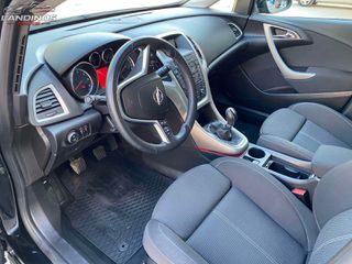 Opel Astra 2011 J-thumb-12