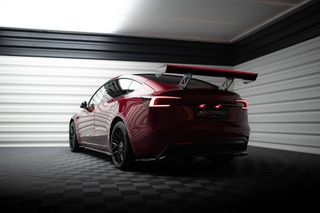 Carbon Spoiler + LED Tesla Model 3-thumb-1