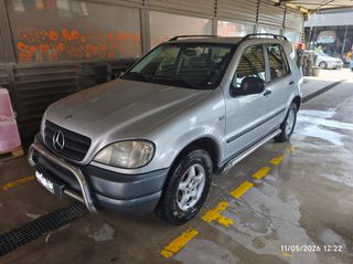 Mercedes-Benz ML 230 1999-thumb-1