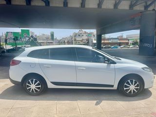 Renault Megane 2011 1.5 DCI DIESEL automatic-thumb-1