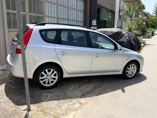 Hyundai i 30 2011-thumb-2