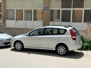 Hyundai i 30 2011-thumb-9
