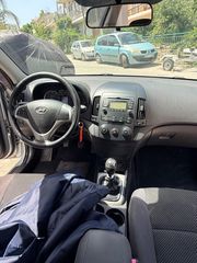 Hyundai i 30 2011-thumb-12