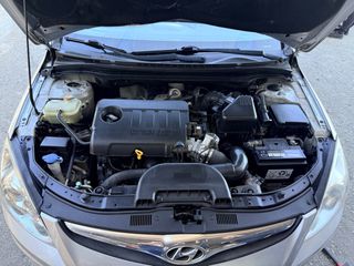 Hyundai i 30 2011-thumb-16