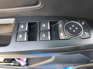 Ford Focus 2021 ST LINE-thumb-17