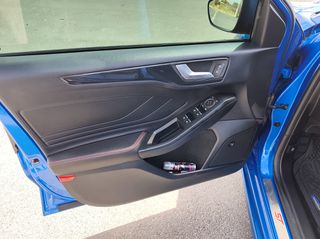 Ford Focus 2021 ST LINE-thumb-15
