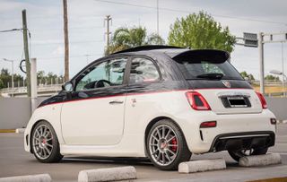 Abarth 595 Competizione 2015 1.4-thumb-1