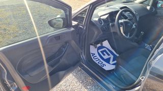 Ford Fiesta 2015-thumb-9