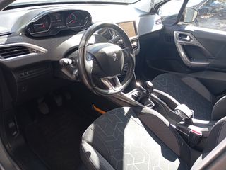 Peugeot 2008 2016-thumb-3