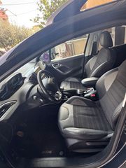 Peugeot 2008 2017-thumb-2