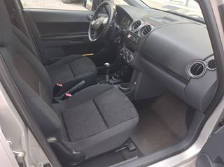Mitsubishi Colt 2010-thumb-8