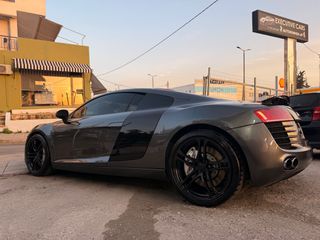 Audi R8 2010-thumb-12