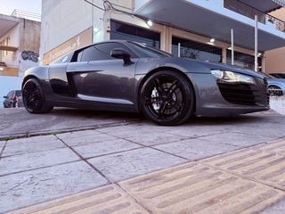 Audi R8 2010-thumb-13