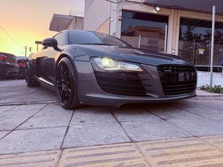 Audi R8 2010-thumb-14