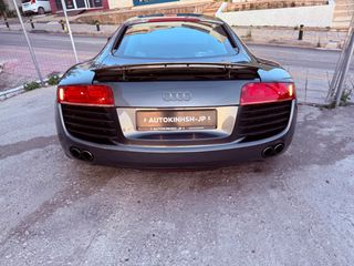Audi R8 2010-thumb-16