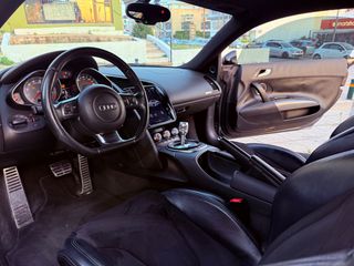 Audi R8 2010-thumb-18