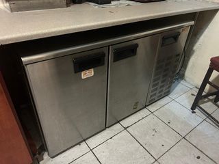 Επαγγελματικό ψυγείο  τιμή συζητήσιμη