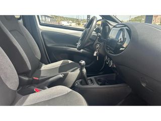 Toyota Aygo 2024 X PLAY-thumb-11