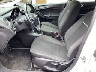 Ford Fiesta 2015-thumb-2