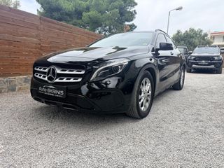Mercedes-Benz GLA 180 2017-thumb-1