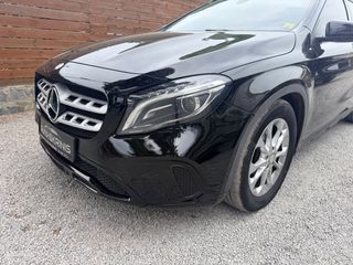 Mercedes-Benz GLA 180 2017-thumb-12