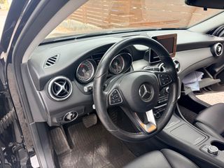 Mercedes-Benz GLA 180 2017-thumb-21