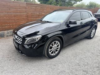 Mercedes-Benz GLA 180 2017-thumb-6