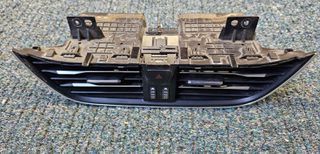 FORD FOCUS MK4 | 2018 – 2024 | JX7B-19K617-BLSMA4 | ΚΕΝΤΡΙΚΟΣ ΑΕΡΑΓΩΓΟΣ ΤΑΜΠΛΟ & ΔΙΑΚΟΠΤΗΣ ΑΛΑΡΜ | (CENTER AIR VENT) ΓΝΗΣΙΟΣ ΜΕΤΑΧΕΙΡΙΣΜΕΝΟΣ
