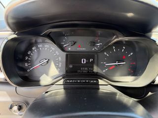 Citroen C3 2020 1.2cc 110hp PureTech/ Automatic-Navi-Camera/-thumb-21