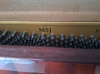 Ορθιο Πιανο YAMAHA M5J σε αριστη κατασταση