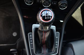 Volkswagen Golf 2015 1400cc R Look 180Hp-thumb-6