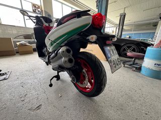 Gilera GP 800 2009 Anniversary-thumb-5