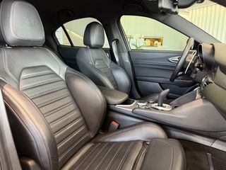 Alfa Romeo Giulia 2022 VELOCE Q4 - VENERIS MOTORS-thumb-58