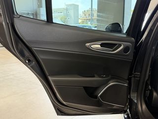 Alfa Romeo Giulia 2022 VELOCE Q4 - VENERIS MOTORS-thumb-59
